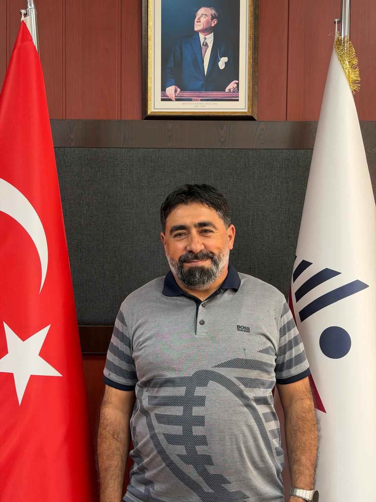 İsmet AKAR